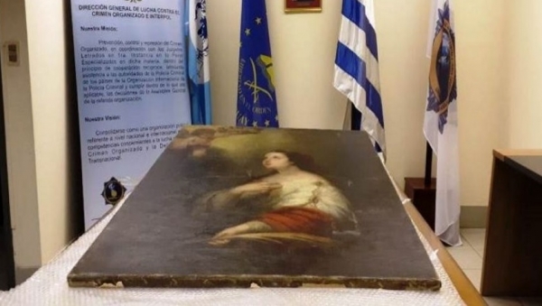 La obra en dependencias de Interpol Uruguay, pocas horas despu&eacute;s de ser incautada