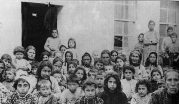 Armenias viudas y ni&ntilde;os hu&eacute;rfanos