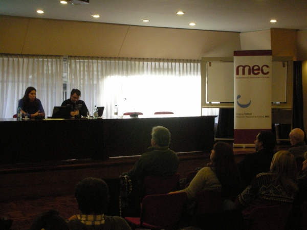 Presentaci&oacute;n a cargo de Erica Barol&iacute;n (Museos de Colonia) y Jorge Sierra (Museo Hist&oacute;rico Nacional)