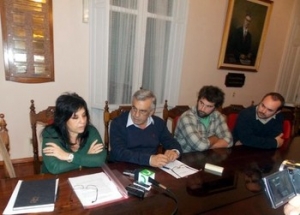 El Intendente de R&iacute;o Negro Omar Lafluf y el Director del Museo de la Revoluci&oacute;n Industrial Mauro Delgrosso junto a representantes de la Universidad de la Rep&uacute;blica